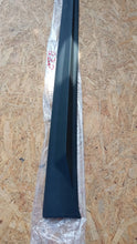 Load image into Gallery viewer, SUZUKI SWIFT MK7 LEFT SILL TRIM OUTDOOR