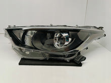 Laden Sie das Bild in den Galerie-Viewer, TOYOTA YARIS IV 4 P21 19- LAMPA REFLEKTOR LEWY PRZÓD SOCZEWKA KOITO K0-6 EU