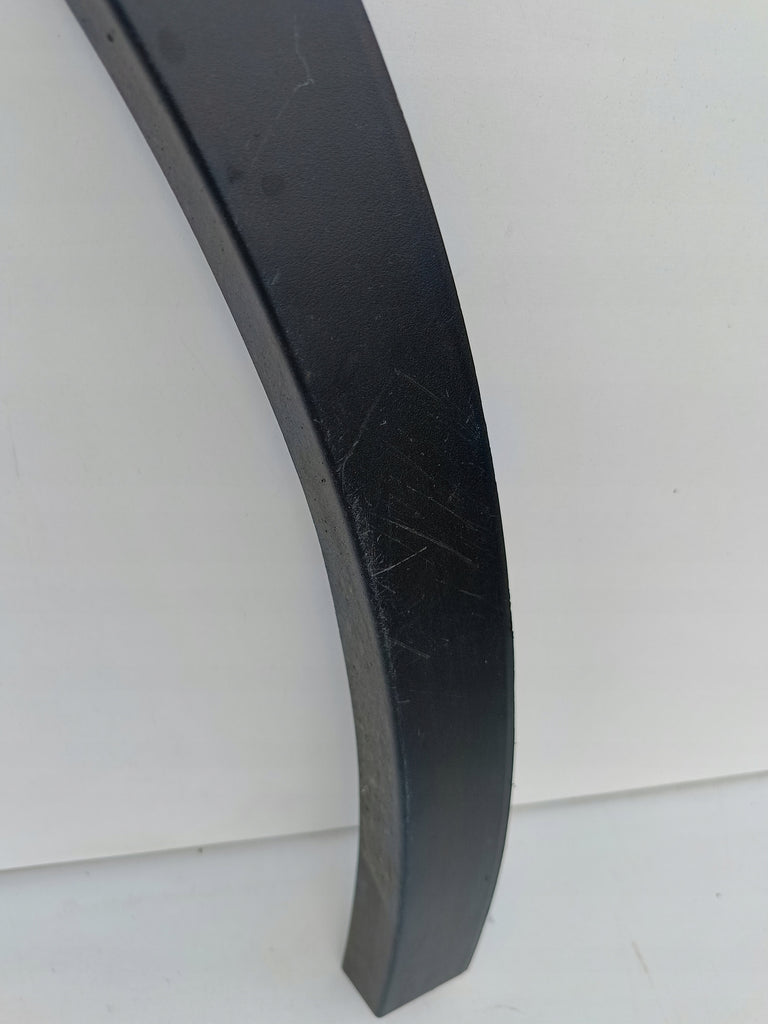 TESLA MODEL Y MY 20- NAKŁADKA LISTWA BŁOTNIKA LEWY PRZÓD 1683863-00-A