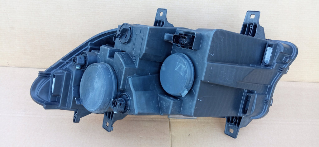 MERCEDES BENZ SPRINTER W910 18- LAMPA PRAWA PRZÓD H7 H15 A9109060100