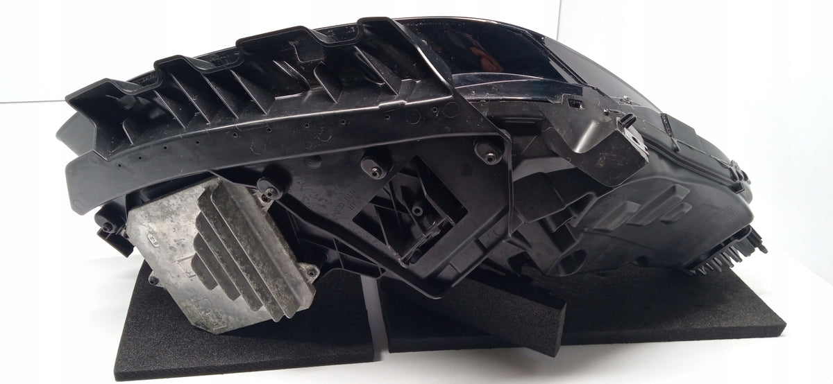 Tesla Model 3 III 17- Vorne Links Leuchte Vordere Full LED 1077375-00-C — Foto 9 von 16