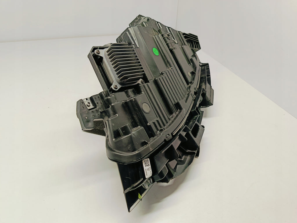 TESLA MODEL 3 LIFT HIGHLAND 24- RECHTER SCHEINWERFER VORNE FULL LED EU 1760889-00-E