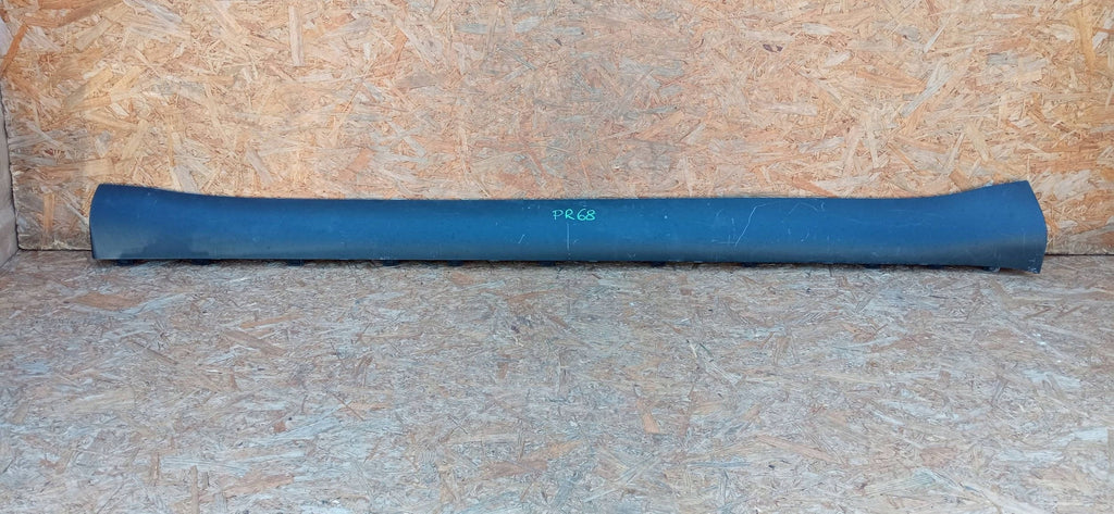 Tesla Model Y MY 20- PRÓG LISTWA PROGOWA NAKŁADKA PROGU LEWA 1497740-00-D