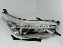 Laden Sie das Bild in den Galerie-Viewer, TOYOTA HILUX VIII 8 15- LAMPA REFLEKTOR PRAWY PRZÓD LED KOITO 0K-56