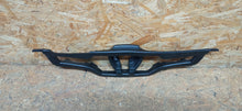 Laden Sie das Bild in den Galerie-Viewer, RENAULT CLIO IV 12- STREBE RAHMEN KÜHLERGRILL NEU 628101467R