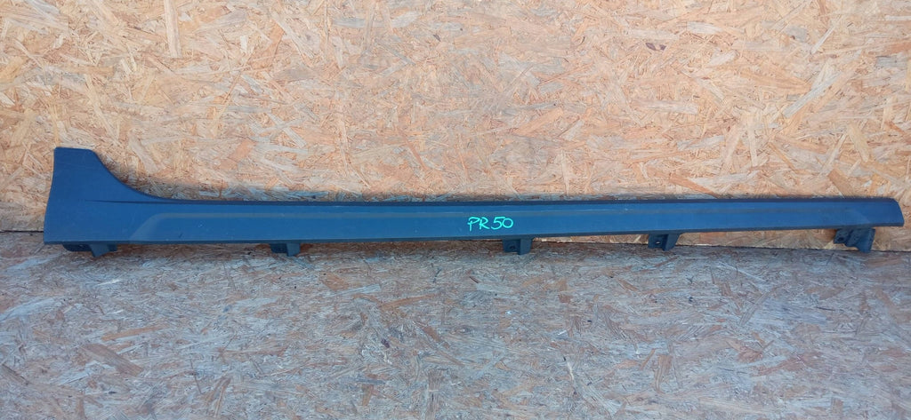 Seat Arona 17- SCHWELLERLEISTE TÜREINSTIEGSLEISTE RECHTS 6F9853852
