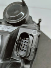 Laden Sie das Bild in den Galerie-Viewer, Skoda Fabia III 3 NJ3 14- LAMPA LEWA PRZÓD PRZEDNIA ZWYKŁA H4 6V1941015