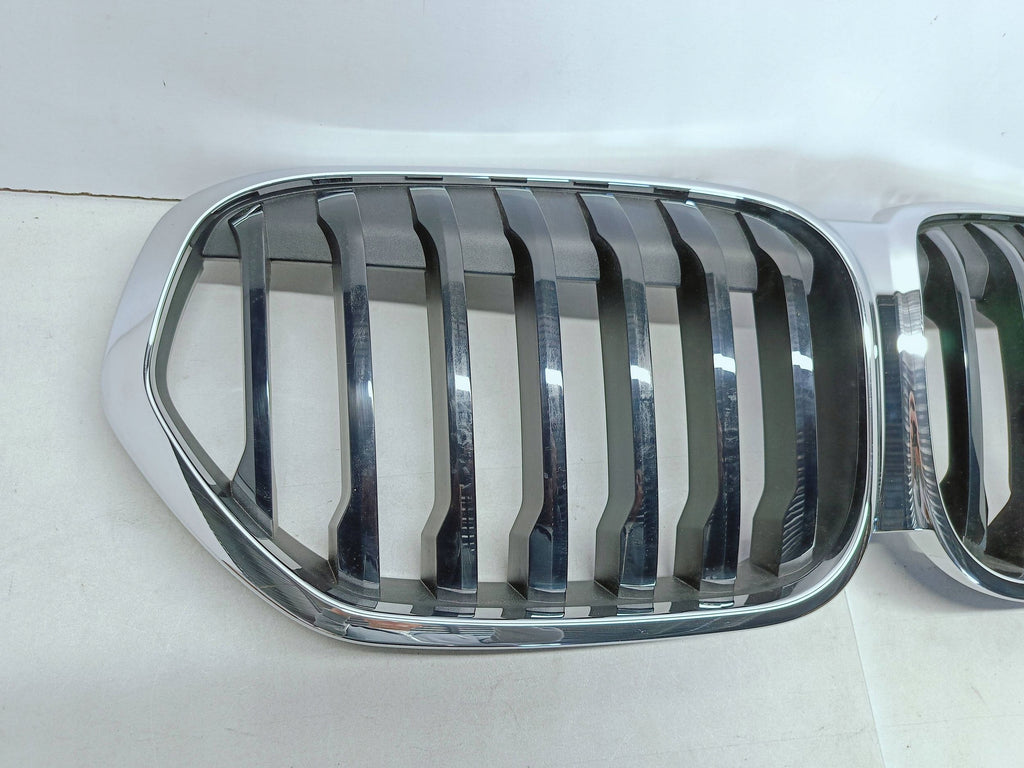 BMW X1 F48 LCI LIFT 19- ATRAPA GRILL NERKI ZDERZAKA PRZEDNIEGO 51138493450