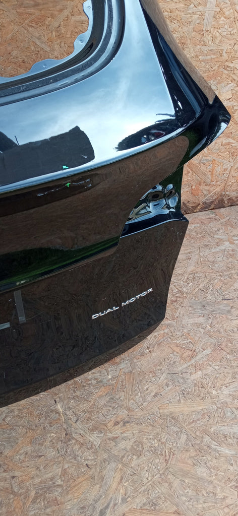 TESLA MODEL Y 20- KLAPA BAGAŻNIKA TYŁ TYLNA