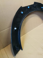 Laden Sie das Bild in den Galerie-Viewer, CITROEN C4 CACTUS LIFT 17- RADHAUSVERKLEIDUNG HINTEN LINKS 9819474277