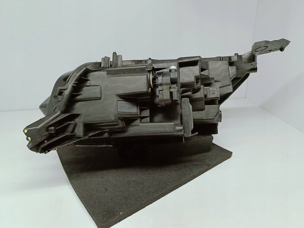 Peugeot 208 II 19- LAMPA PRAWA PRZÓD PRZEDNIA FULL LED EU 9833036180