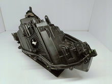 Laden Sie das Bild in den Galerie-Viewer, Toyota bZ4X 22- SCHEINWERFER LINKS VORNE VOLL LED EU KOITO 42-118