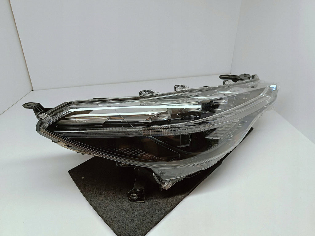 Toyota Corolla Cross 20- LAMPA PRAWA PRZÓD FULL LED EU HASCO 16-184