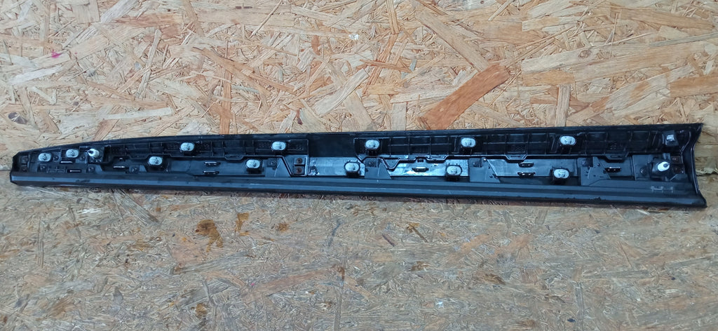 KIA EV6 EV-6 2021- LISTWA NAKŁADKA DRZWI PRAWY PRZÓD 87724-CV100