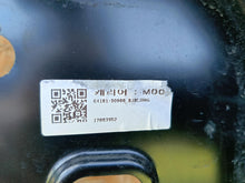Laden Sie das Bild in den Galerie-Viewer, KIA EV9 EV-9 23 - FRONTTRAVERSE STIRNVERSTÄRKUNG 64101-DO000