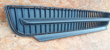 Laden Sie das Bild in den Galerie-Viewer, SKODA CITIGO 11- UNTERER GRILL STOSSFÄNGER VORNE 1ST853677B