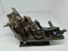 Laden Sie das Bild in den Galerie-Viewer, MG4 MG 4 IV MULAN EV 22- SCHEINWERFER LINKS VORNE FULL LED EU 100-40178