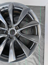 Load image into Gallery viewer, FELGA ALUMINIOWA TESLA MODEL 3 20''x8.5'' 5x120 ET35 1044227-00-D