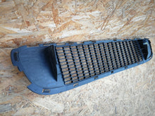 Laden Sie das Bild in den Galerie-Viewer, MINI COOPER S R56 R57 06- ATTRAPPE GRILL UNTEN STOSSSTANGE VORNE 2751286
