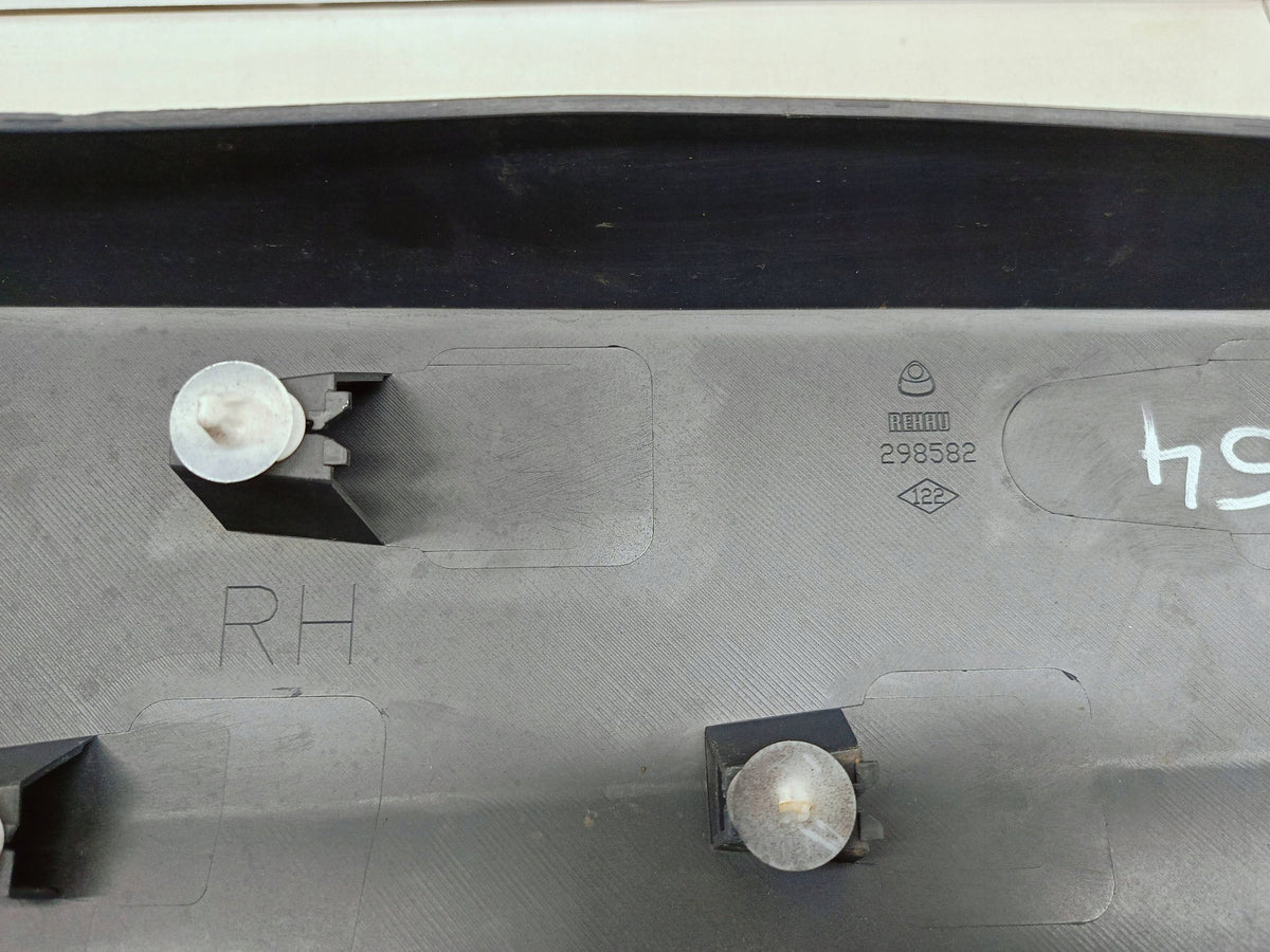 Renault Scenic Grand III 09- Trim Strip Front Right Door Front 801860016R — photo 10 of 11