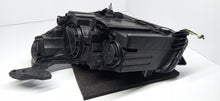 Załaduj zdjęcie do przeglądarki galerii, OPEL CORSA F 18- LAMPA PRAWA PRZÓD PRZEDNIA ZWKŁA H7 EU 39162649