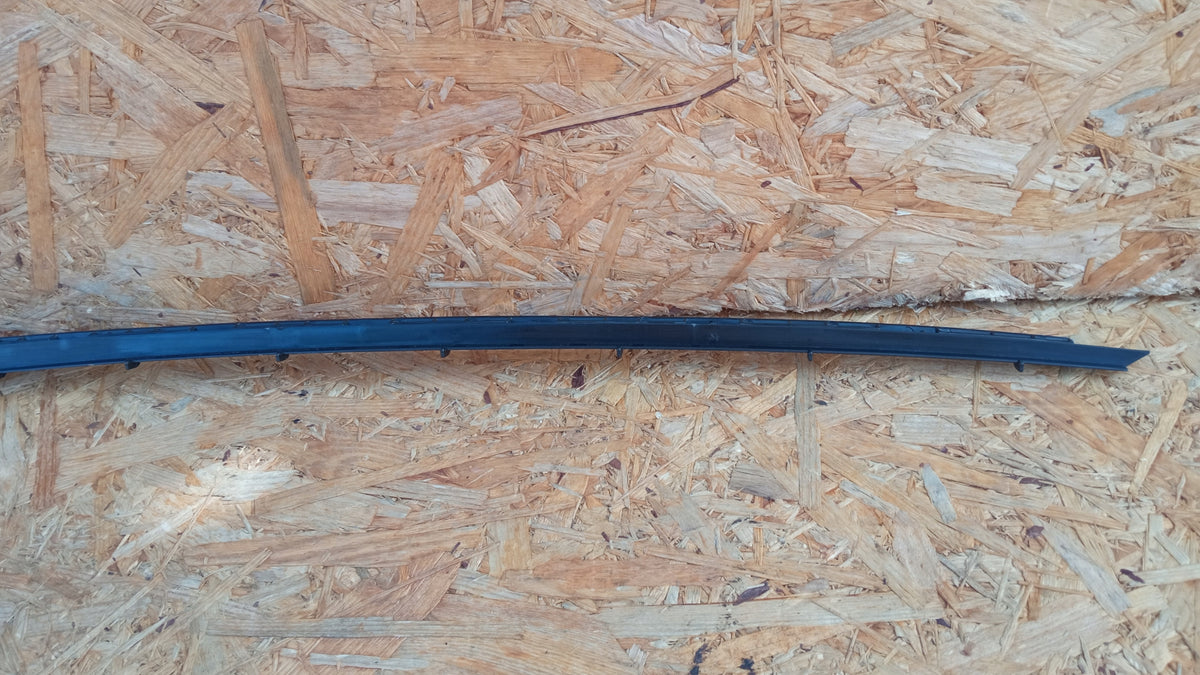 Ford C-Max Grand Cmax 10- Right Trim Strip Wewnętrzna Szyby Czołowej 3577ASGMR — photo 6 of 8