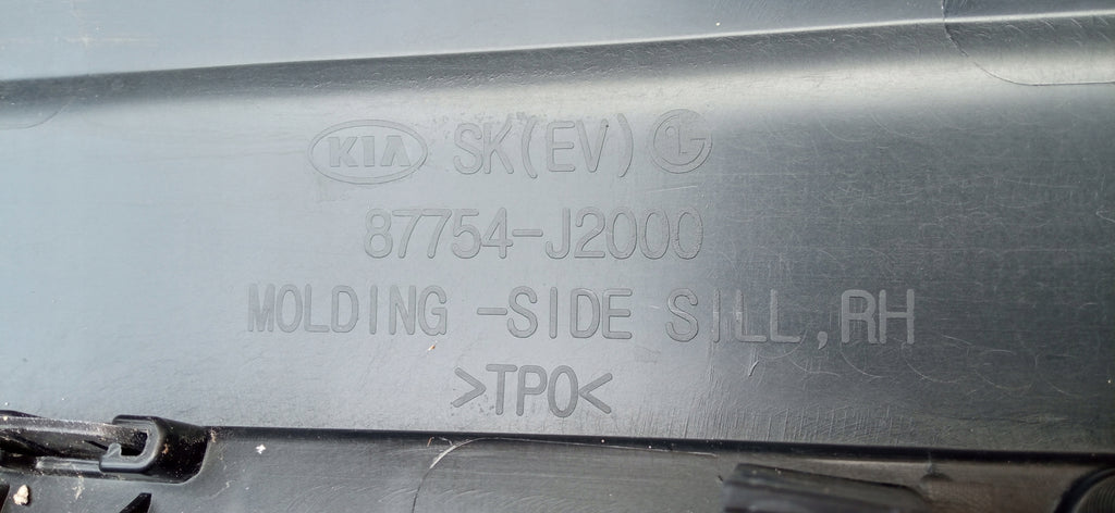 KIA E-SOUL SK3 EV 19- TÜRSCHWELLE SCHWELLENABDECKUNG SCHWELLENLEISTE RECHTS 87754-J2000