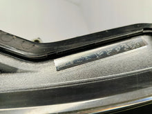 Laden Sie das Bild in den Galerie-Viewer, TOYOTA YARIS III LIFT 14- SCHEINWERFER LINKS VORNE KOITO OD-160