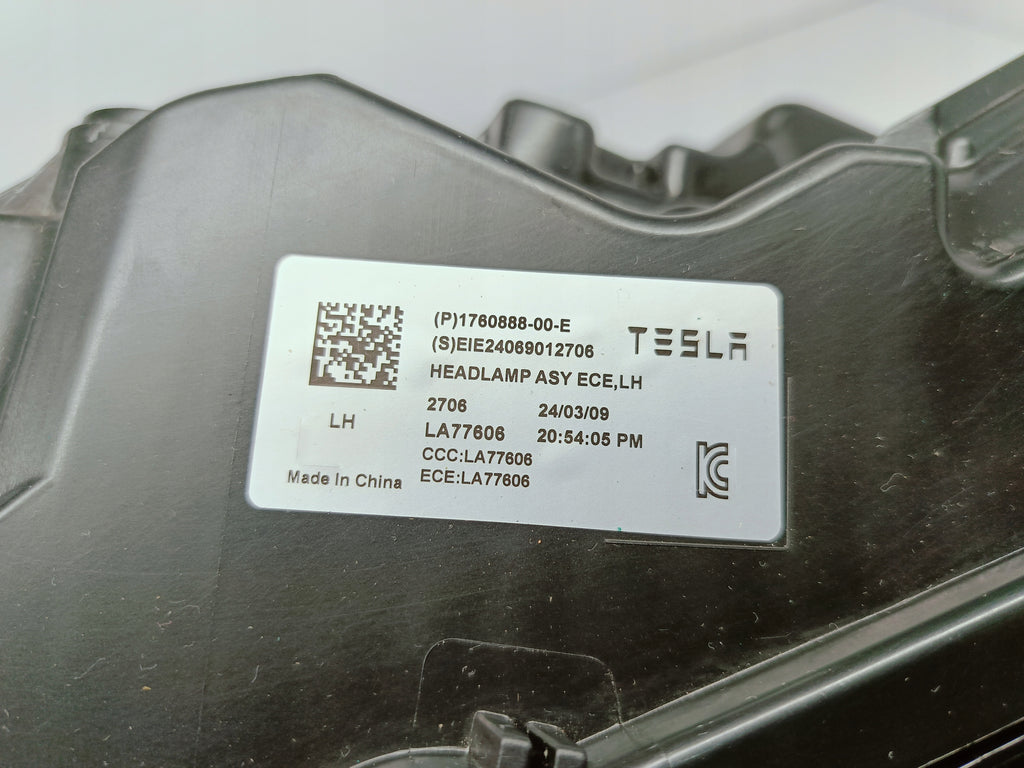 TESLA MODEL 3 LIFT HIGHLAND 23- LAMPA LEWA PRZÓD FULL LED EU 1760888-00-E