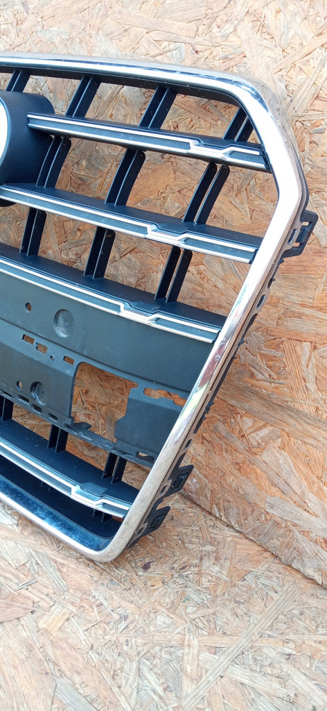 AUDI A6 C7 LIFT 14- KÜHLERGRILL MITTE STOSSSTANGE VORNE 4G0853651BP