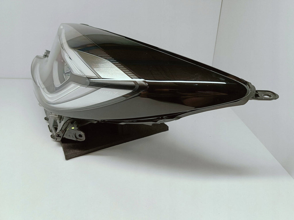 Toyota Aygo X 22- LAMPA LEWA PRZÓD PRZEDNIA FULL LED EU KOITO 0H-33