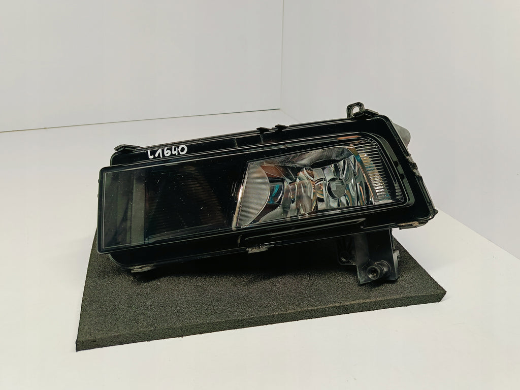 VOLKSWAGEN TOURAN II 15- REFLEKTOR HALOGEN PRZECIWMGŁOWY LEWY 5TA941661A