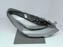 Laden Sie das Bild in den Galerie-Viewer, Tesla Model 3 LIFT Y 20- LAMPA PRAWA PRZÓD PRZEDNIA FULL LED 1514953-00-C