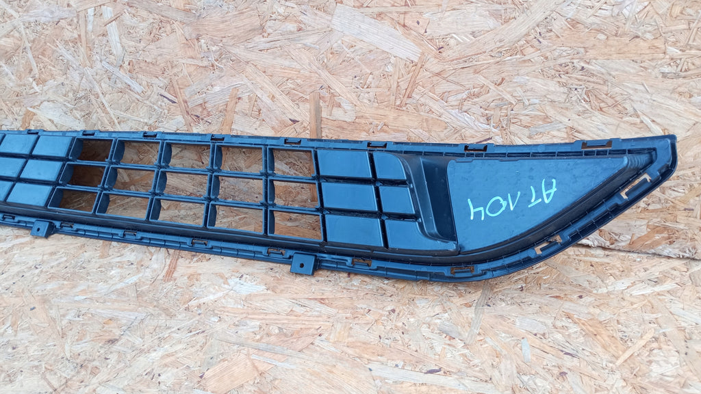 HYUNDAI I10 III 19- ATRAPA KRATKA ŚRODKOWA GRILL