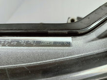 Laden Sie das Bild in den Galerie-Viewer, TOYOTA YARIS III FACELIFT 14- SCHEINWERFER RECHTS VORNE KOITO OD-160