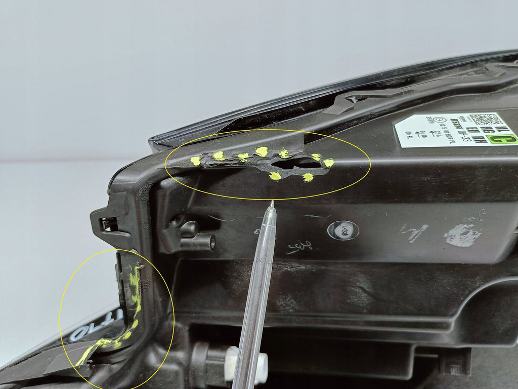 Toyota Aygo X 22- LAMPA PRAWA PRZÓD PRZEDNIA FULL LED EU KOITO 0H-33