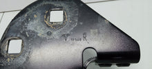 Laden Sie das Bild in den Galerie-Viewer, TESLA MODEL 3 III 17- SCHANIER HAUBE VORNE RECHTS 1643846-00-A