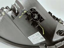 Laden Sie das Bild in den Galerie-Viewer, RENAULT TRAFIC III LIFT 4 21- RECHTER SCHEINWERFER LED PURE VISION 260102899R
