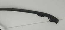 Laden Sie das Bild in den Galerie-Viewer, MERCEDES C KLASSE W205 14- RAHMEN LEISTE TÜR SCHEIBE VORNE LINKS A2057270171