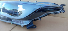 Załaduj zdjęcie do przeglądarki galerii, TOYOTA YARIS IV 4 19- LAMPA REFLEKTOR LEWY PRZÓD SOCZEWKA KOITO K0-6 EU