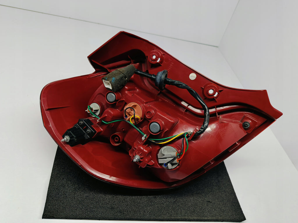 KIA PICANTO III 17- LAMPA PRAWA TYLNA PRAWY TYŁ SEOGU KIA OE 92402-G6