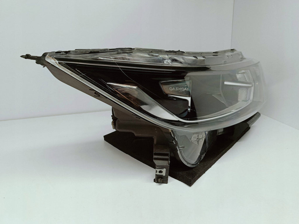 Nissan Qashqai II J11 LIFT 17- LAMPA PRAWA PRZÓD H11 SOCZEWKA+LED 100-19009