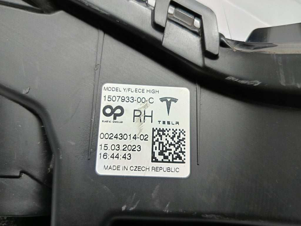 TESLA MODEL Y MY 20-HALOGEN TAGFAHRLICHT RECHTS NEBELSCHEINWERFER LED 1507933-00-C