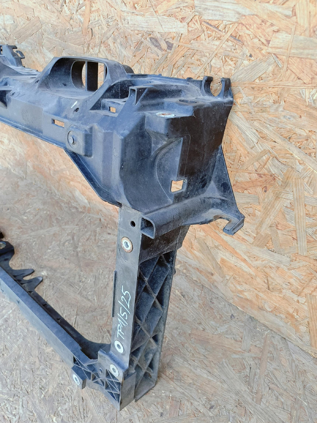 Ford Fiesta MK7 Lift 12- Section Front Reinforcement Frontal C1BB-A16E146-Ac — photo 2 of 14