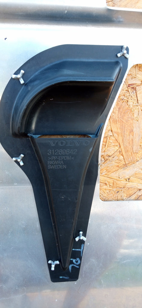 VOLVO V50 S40 C30 C70 PŁYTA OCHRONNA OSŁONA ALUMINIOWA POD SILNIK 31269431