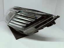 Laden Sie das Bild in den Galerie-Viewer, RENAULT TRAFIC III LIFT 4 21- SCHEINWERFER LINKS LED PURE VISION 260601790R