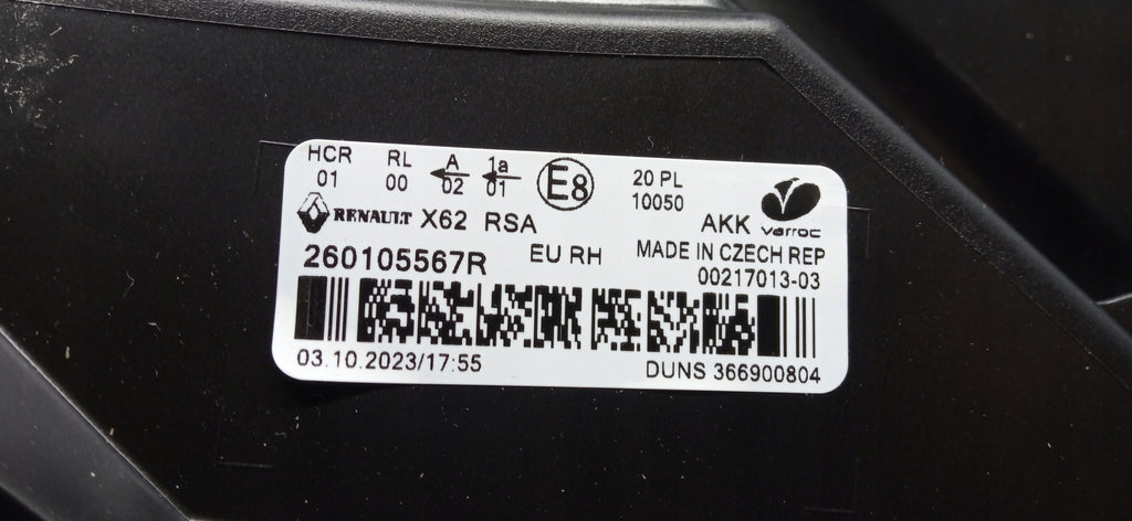 RENAULT MASTER 19- LAMPA PRAWA PRZÓD PRAWA PRZEDNIA NOWA OE 260105567R
