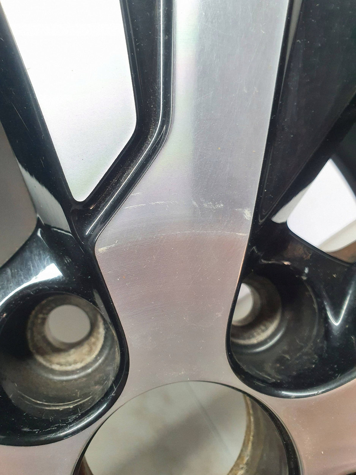 Volvo V60 S60 II Felga Aluminiowa 16 Cali 7x16 ET37 5x108 OE 31471308 — zdjęcie 10 z 15