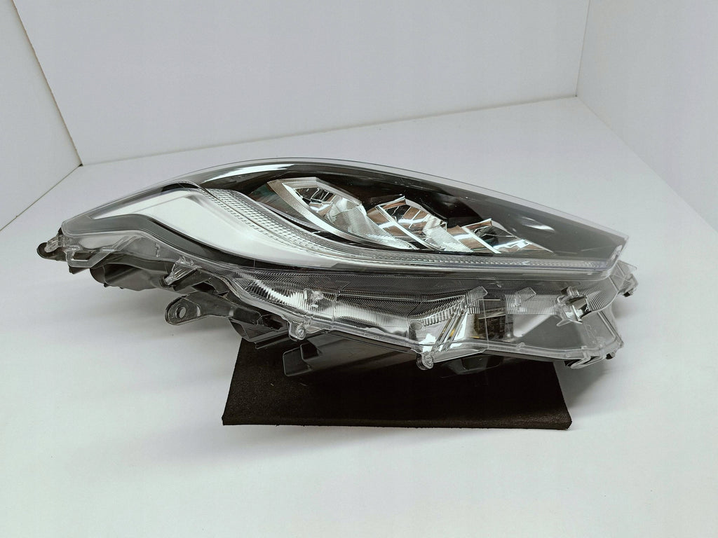 Toyota Yaris IV 4 XP21 19- LAMPA PRAWA PRZÓD PRZEDNIA FULL LED KOITO K0-8