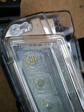 Laden Sie das Bild in den Galerie-Viewer, SUZUKI VITARA 15- HALOGEN TFL RECHTS LAMPE RECHTS LICHT STANLEY W1378